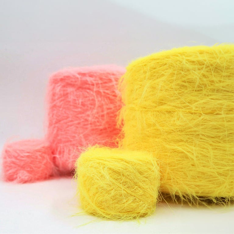 Fashion is the eternal theme of the clothing industry. Follow the footsteps of fashion and use feather yarn