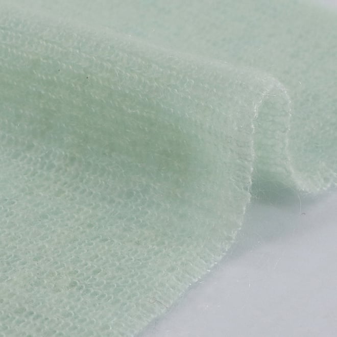 You can see the effect of the knitted clothes, very light and comfortable, suitable for babies and young children's clothes.