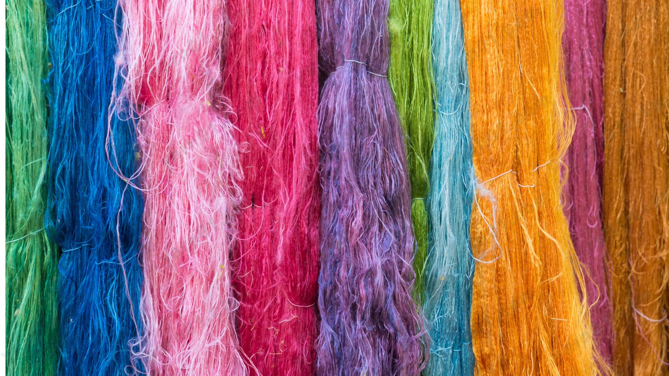 Viscose Filament Yarn: Dyeing and Drying Viscose Filament Yarn: Dyeing and Drying