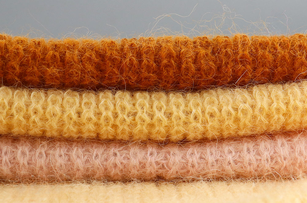 Merino wool sweater yarn 13NM/1 knitting raw materials wholesale, high proportion mohair 32% alpaca 32% merino wool 36% nylon knitting blended yarn knitting raw materials wholesale, 13NM/1 high proportion alpaca wool knitting raw materials wholesale
