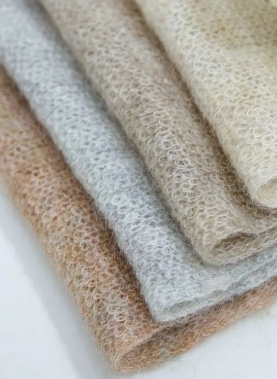 This yarn is very delicate and silky, very good at keeping you warm, and the most important feature is that it doesn't pill easily. This yarn is very delicate and silky, very good at keeping you warm, and the most important feature is that it doesn't pill easily.