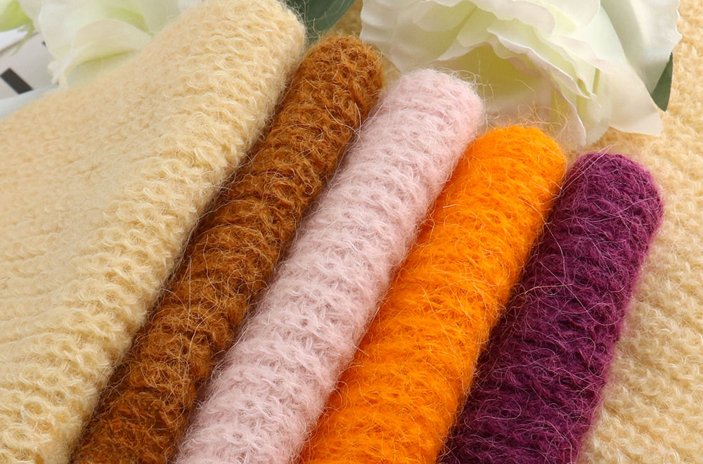 Merino wool sweater yarn 13NM/1 source factory finished product show, high proportion mohair 32% alpaca 32% merino wool 36% nylon knitting blended yarn source factory finished product show, 13NM/1 high proportion alpaca wool source factory finished product show